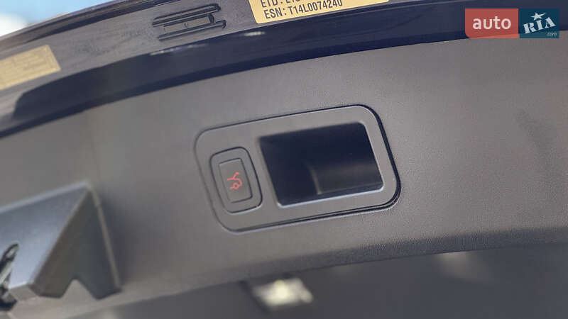 Лифтбек Tesla Model S 2014 в Ивано-Франковске