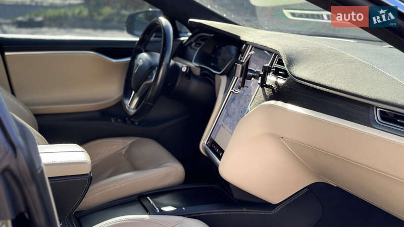 Лифтбек Tesla Model S 2014 в Ивано-Франковске