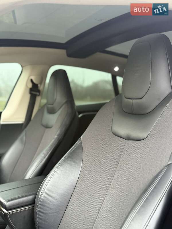 Лифтбек Tesla Model S 2014 в Хмельницком фото 18 Лифтбек Tesla Model S 2014 в Хмельницком