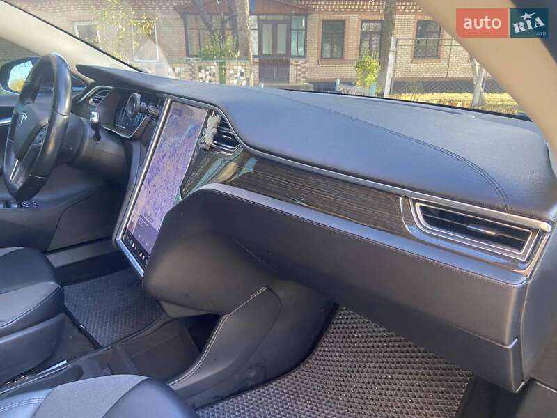 Лифтбек Tesla Model S 2014 в Хмельницком фото 41 Лифтбек Tesla Model S 2014 в Хмельницком