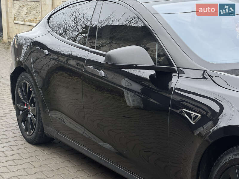 Лифтбек Tesla Model S 2014 в Львове