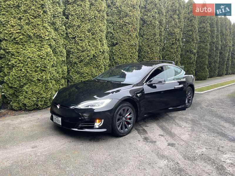 Лифтбек Tesla Model S 2019 в Ровно