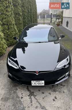Лифтбек Tesla Model S 2019 в Березному