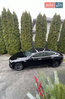 Лифтбек Tesla Model S 2019 в Березному