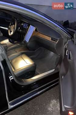 Лифтбек Tesla Model S 2019 в Березному