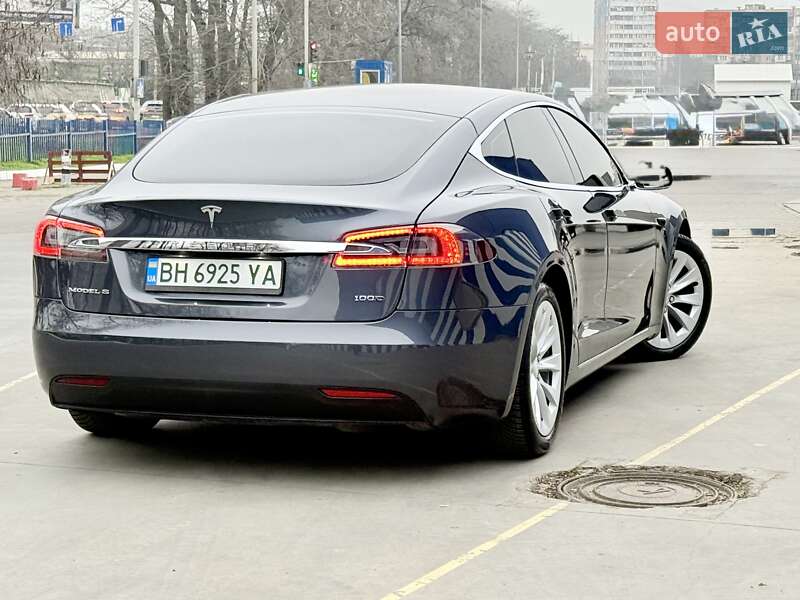 Лифтбек Tesla Model S 2017 в Одессе