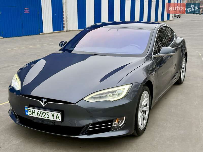 Лифтбек Tesla Model S 2017 в Одессе