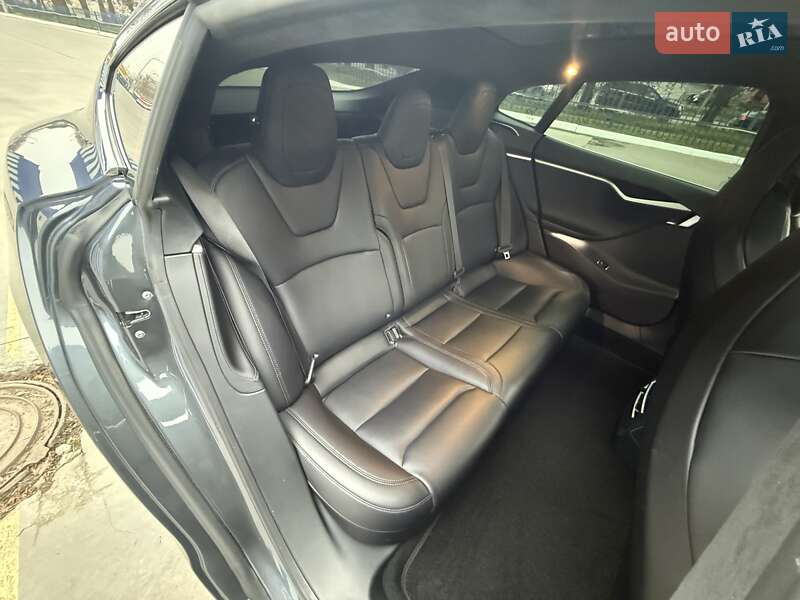 Лифтбек Tesla Model S 2017 в Одессе