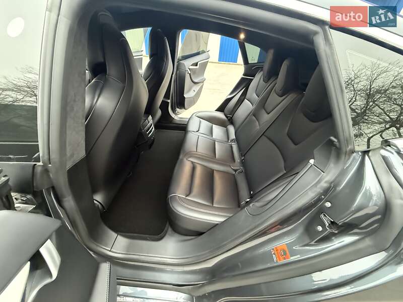 Лифтбек Tesla Model S 2017 в Одессе