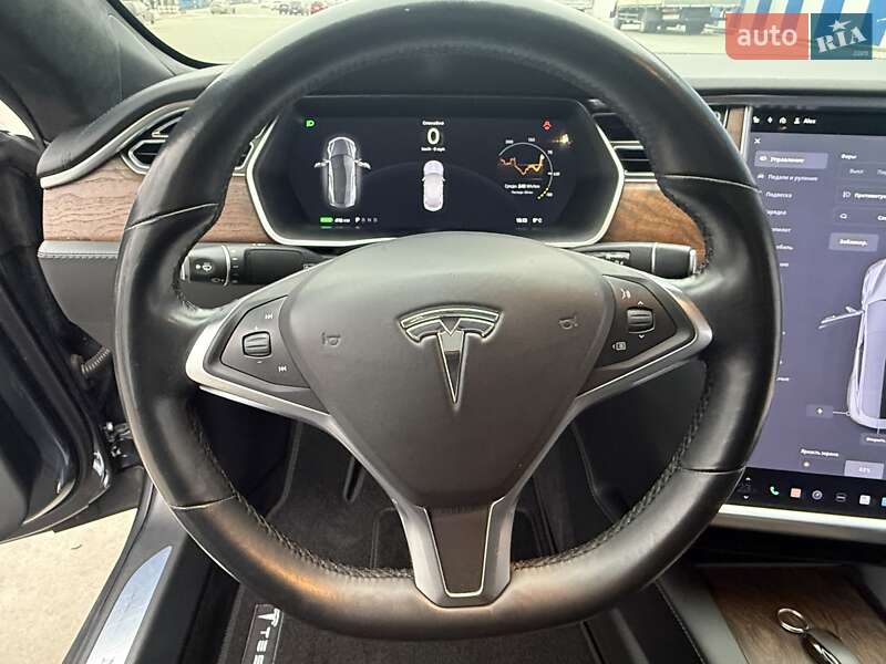 Лифтбек Tesla Model S 2017 в Одессе