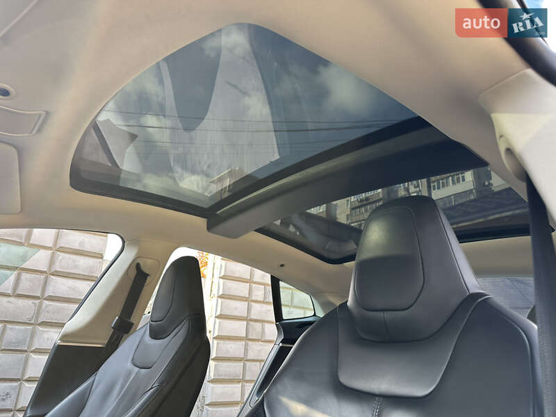 Лифтбек Tesla Model S 2014 в Николаеве