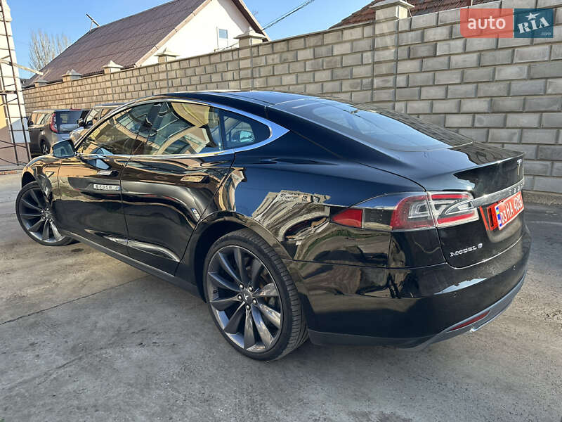 Лифтбек Tesla Model S 2014 в Николаеве