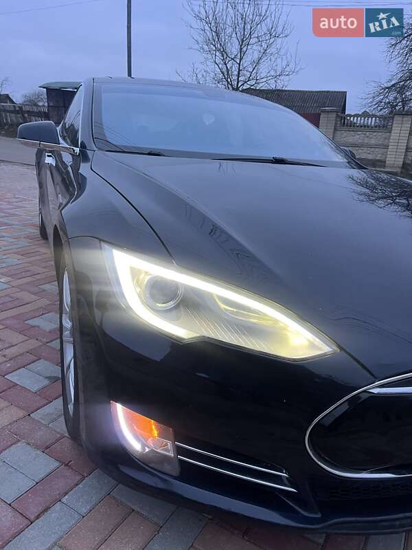 Tesla Model S 2013