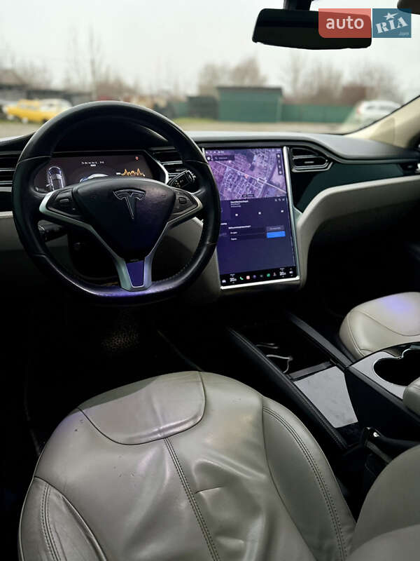 Лифтбек Tesla Model S 2013 в Коломые