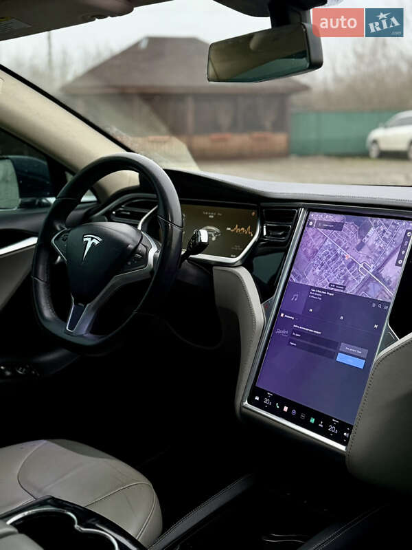 Лифтбек Tesla Model S 2013 в Коломые