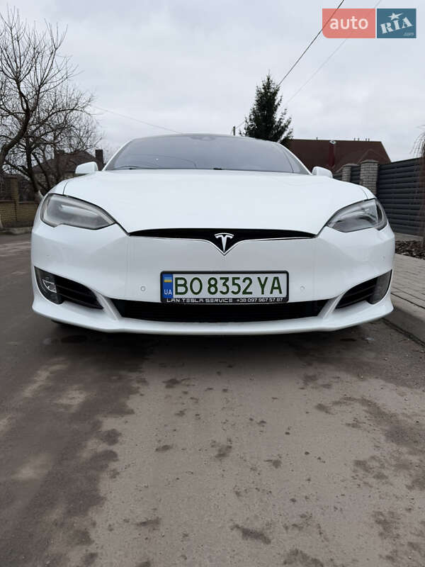 Ліфтбек Tesla Model S 2016 в Тернополі
