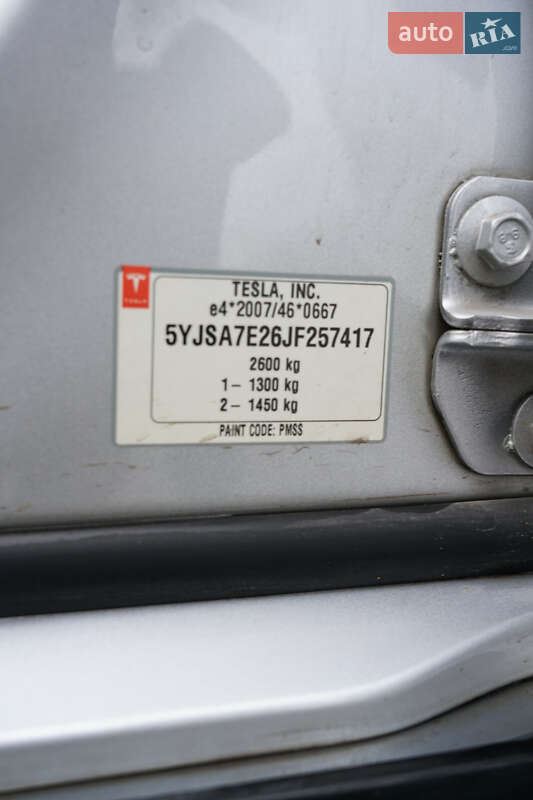 Лифтбек Tesla Model S 2018 в Днепре