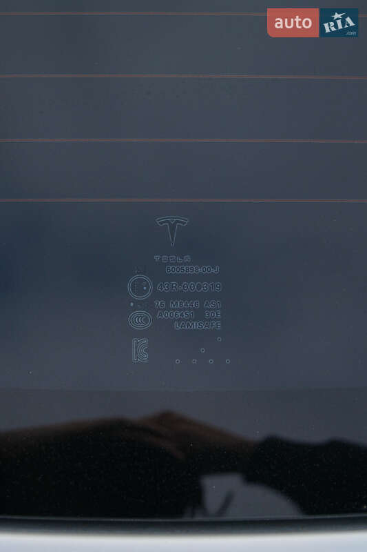 Лифтбек Tesla Model S 2018 в Днепре