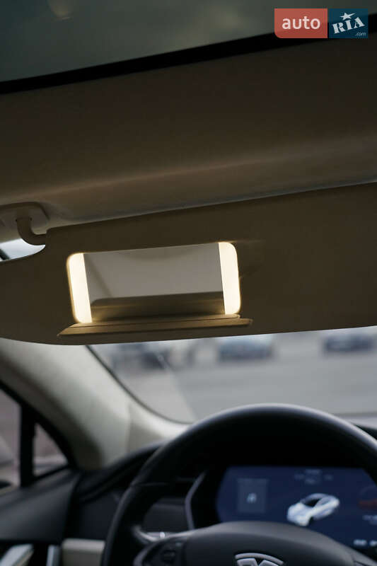 Лифтбек Tesla Model S 2018 в Днепре