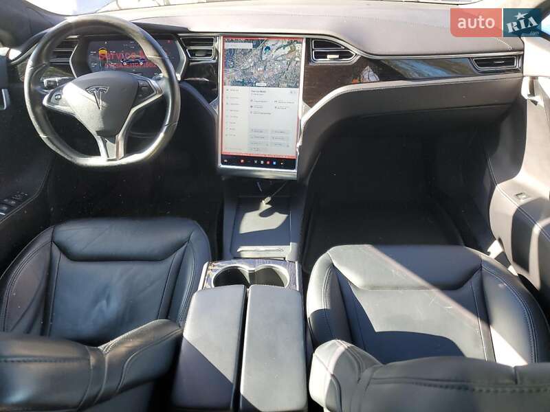 Лифтбек Tesla Model S 2016 в Ивано-Франковске