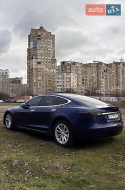 Лифтбек Tesla Model S 2016 в Киеве