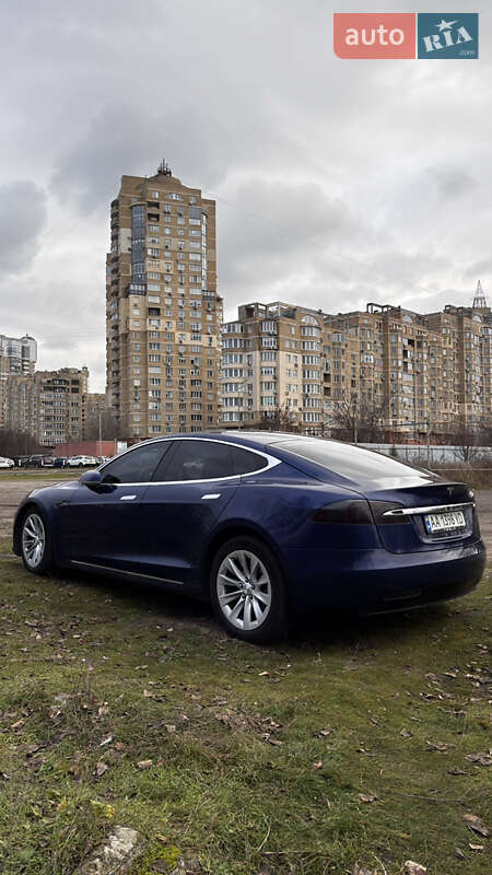 Лифтбек Tesla Model S 2016 в Киеве