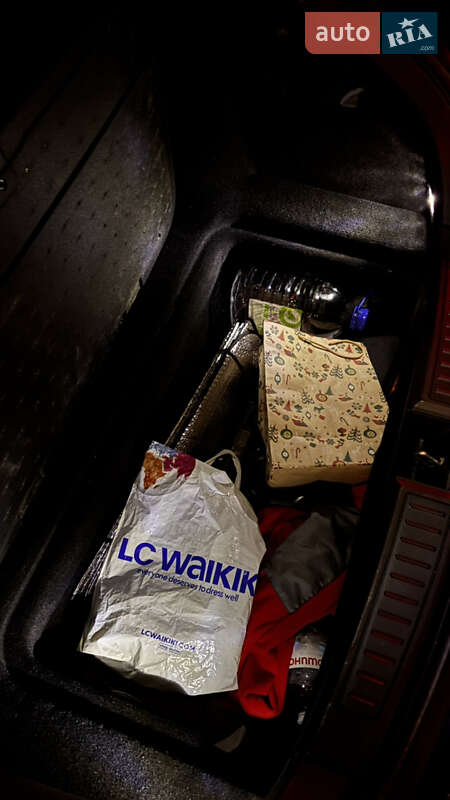 Лифтбек Tesla Model S 2016 в Киеве