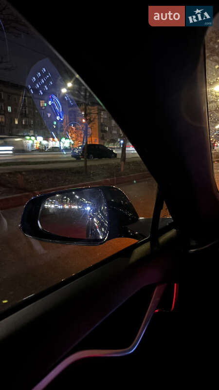 Лифтбек Tesla Model S 2016 в Киеве