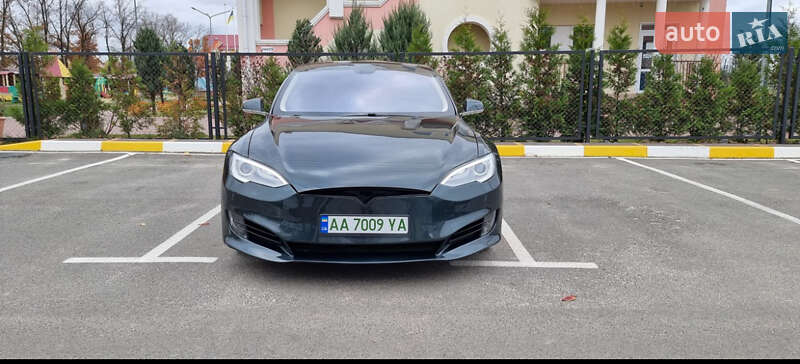 Tesla Model S 2013