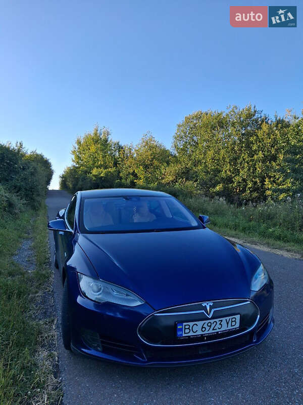 Tesla Model S 2015 Tesla Model S 2015