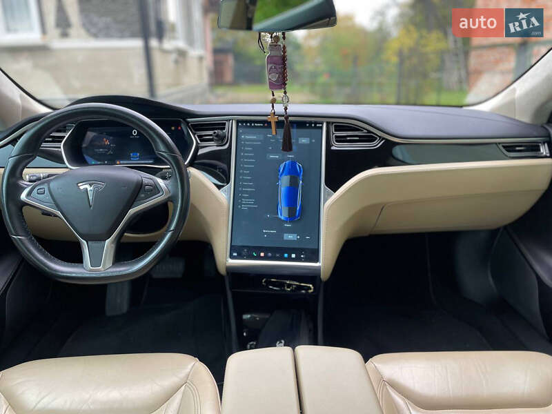 Лифтбек Tesla Model S 2015 в Стрые