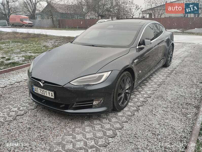 Ліфтбек Tesla Model S 2018 в Павлограді фото 13 Ліфтбек Tesla Model S 2018 в Павлограді