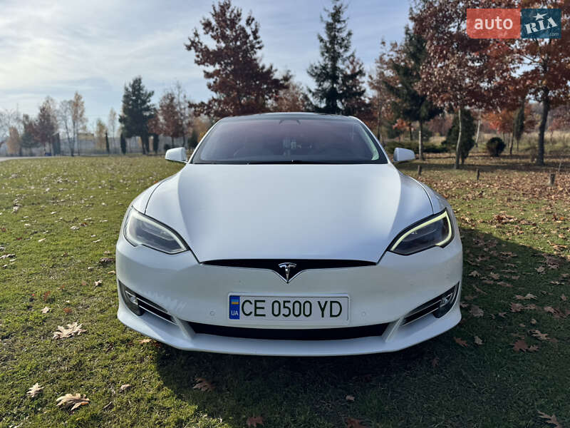 Ліфтбек Tesla Model S 2018 в Чернівцях