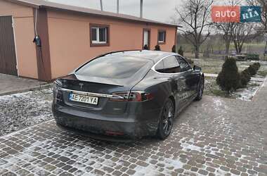 Лифтбек Tesla Model S 2018 в Павлограде