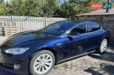 Лифтбек Tesla Model S 2015 в Львове