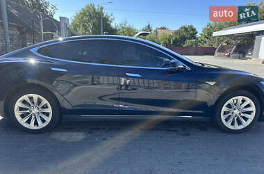 Лифтбек Tesla Model S 2015 в Львове