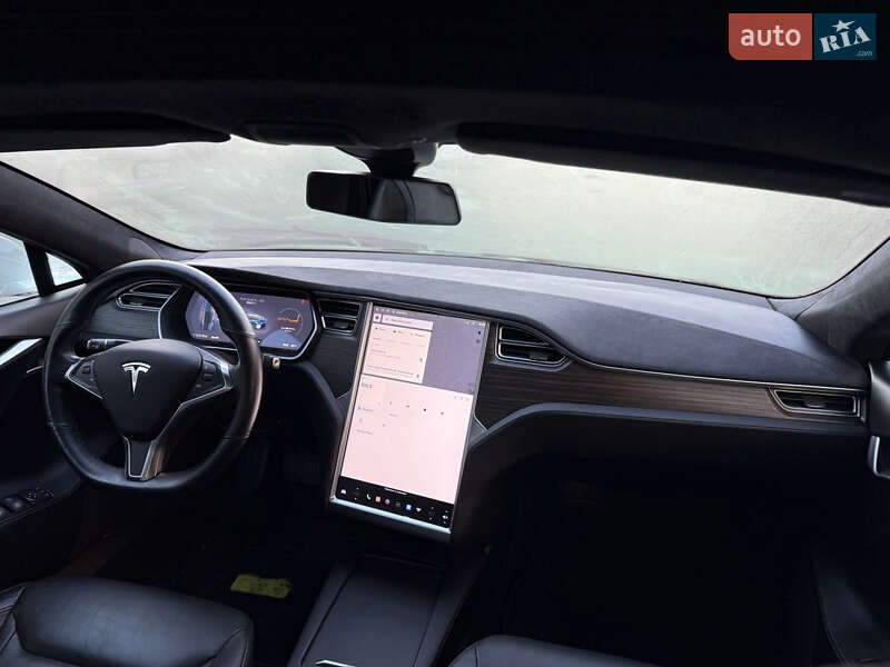 Ліфтбек Tesla Model S 2016 в Одесі