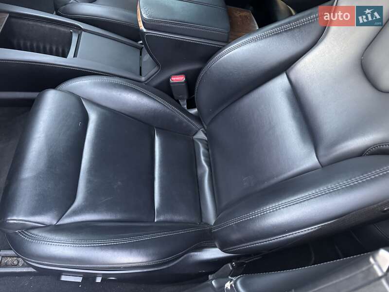 Лифтбек Tesla Model S 2020 в Львове