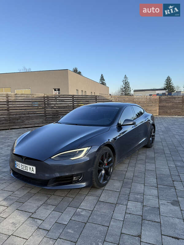 Ліфтбек Tesla Model S 2019 в Тячеві