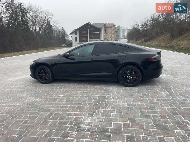 Ліфтбек Tesla Model S 2015 в Тернополі