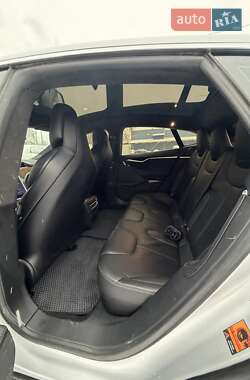 Лифтбек Tesla Model S 2017 в Запорожье