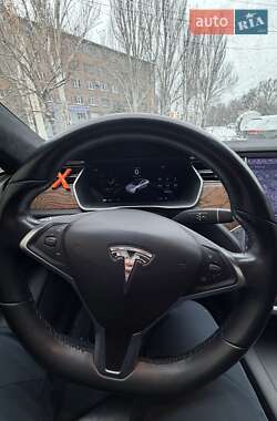 Лифтбек Tesla Model S 2017 в Запорожье