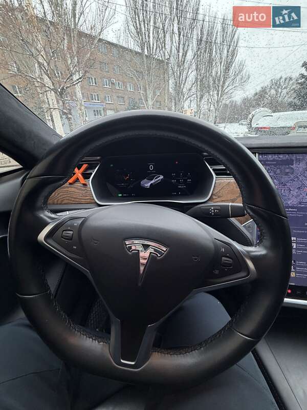 Лифтбек Tesla Model S 2017 в Запорожье