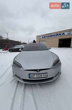 Лифтбек Tesla Model S 2017 в Запорожье