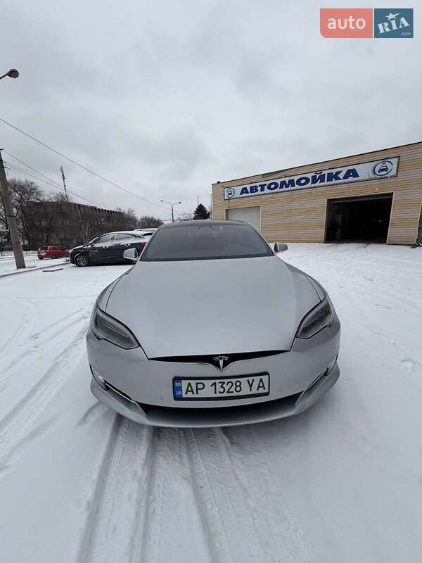 Лифтбек Tesla Model S 2017 в Запорожье