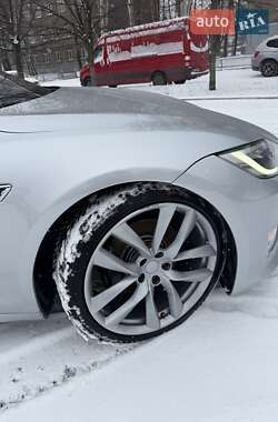 Лифтбек Tesla Model S 2017 в Запорожье