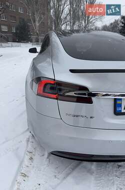 Лифтбек Tesla Model S 2017 в Запорожье