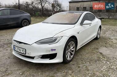 Ліфтбек Tesla Model S 2018 в Бродах
