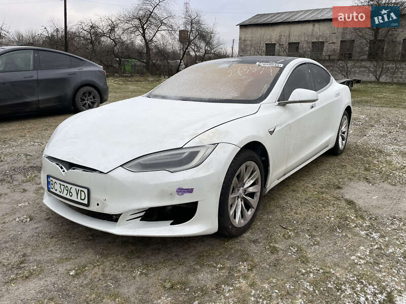Tesla Model S 2018