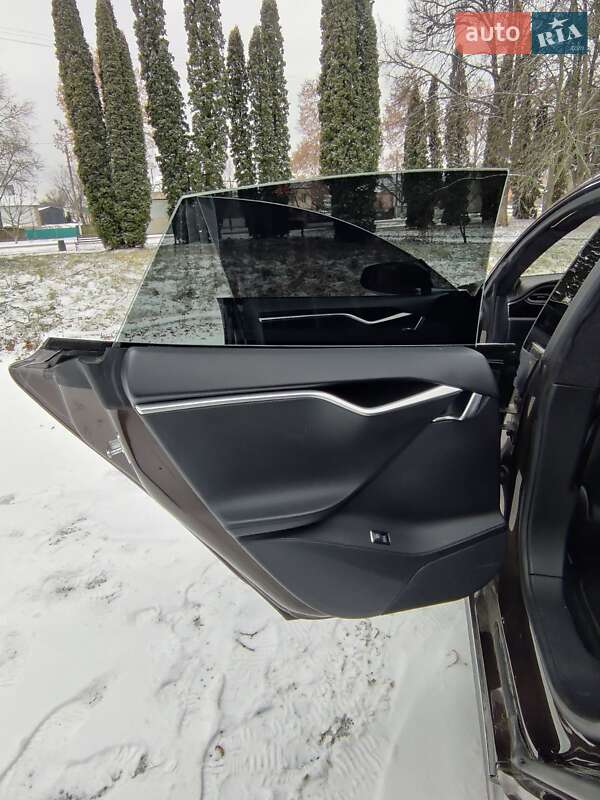 Ліфтбек Tesla Model S 2013 в Ставищі